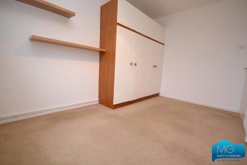2 bedroom Ground Floor Flat to rent - Martyn Gerrard