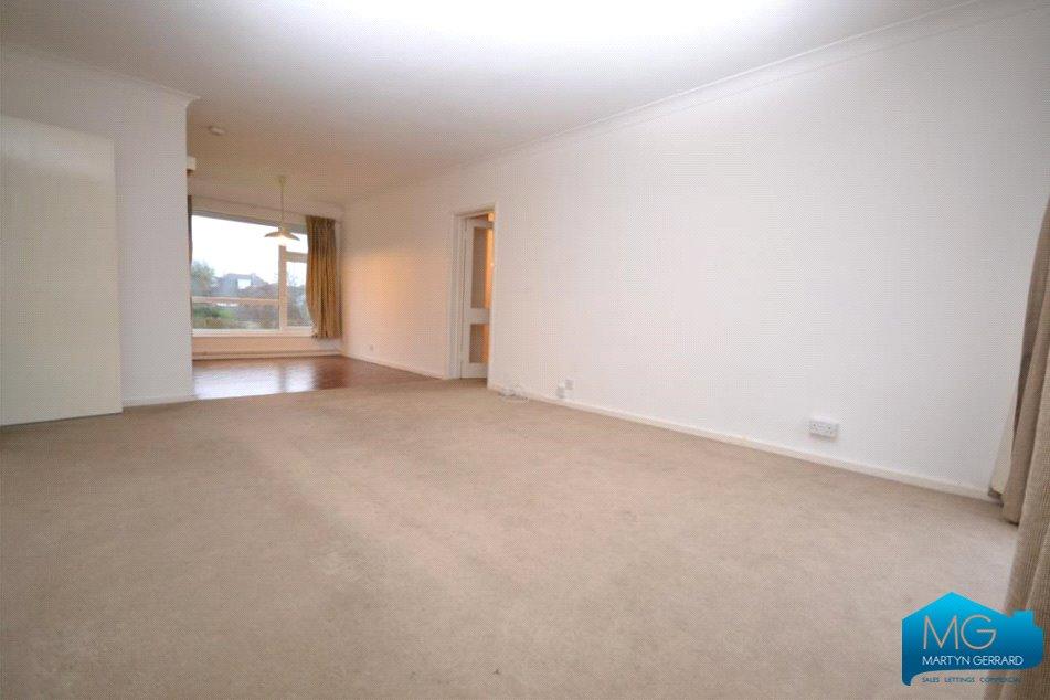 2 bedroom Ground Floor Flat to rent - Martyn Gerrard
