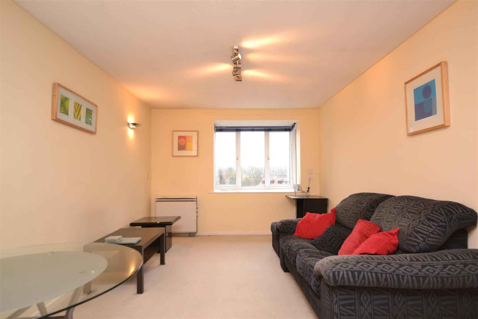 2 bedroom Apartment to rent - Martyn Gerrard