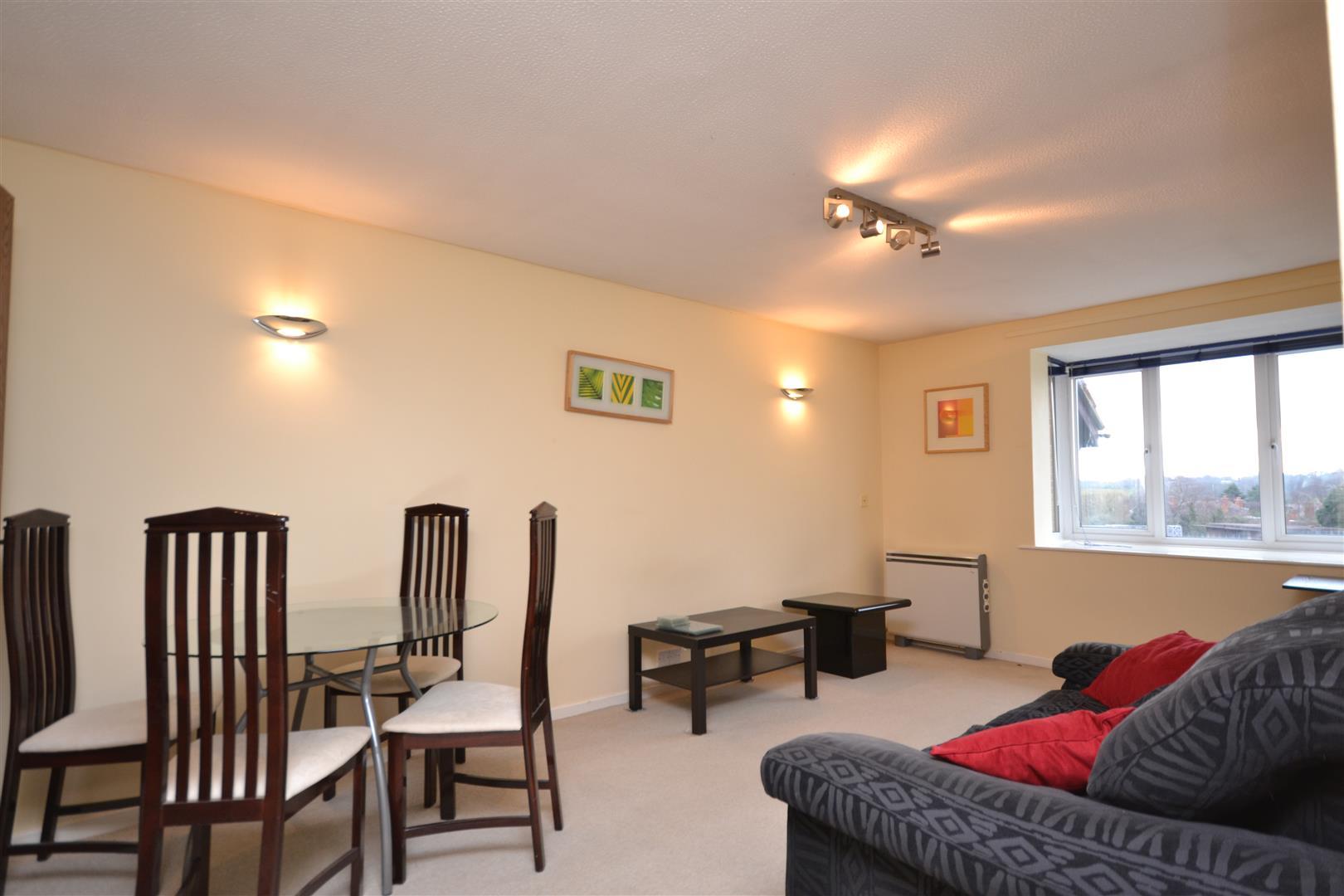 2 bedroom Apartment to rent - Martyn Gerrard