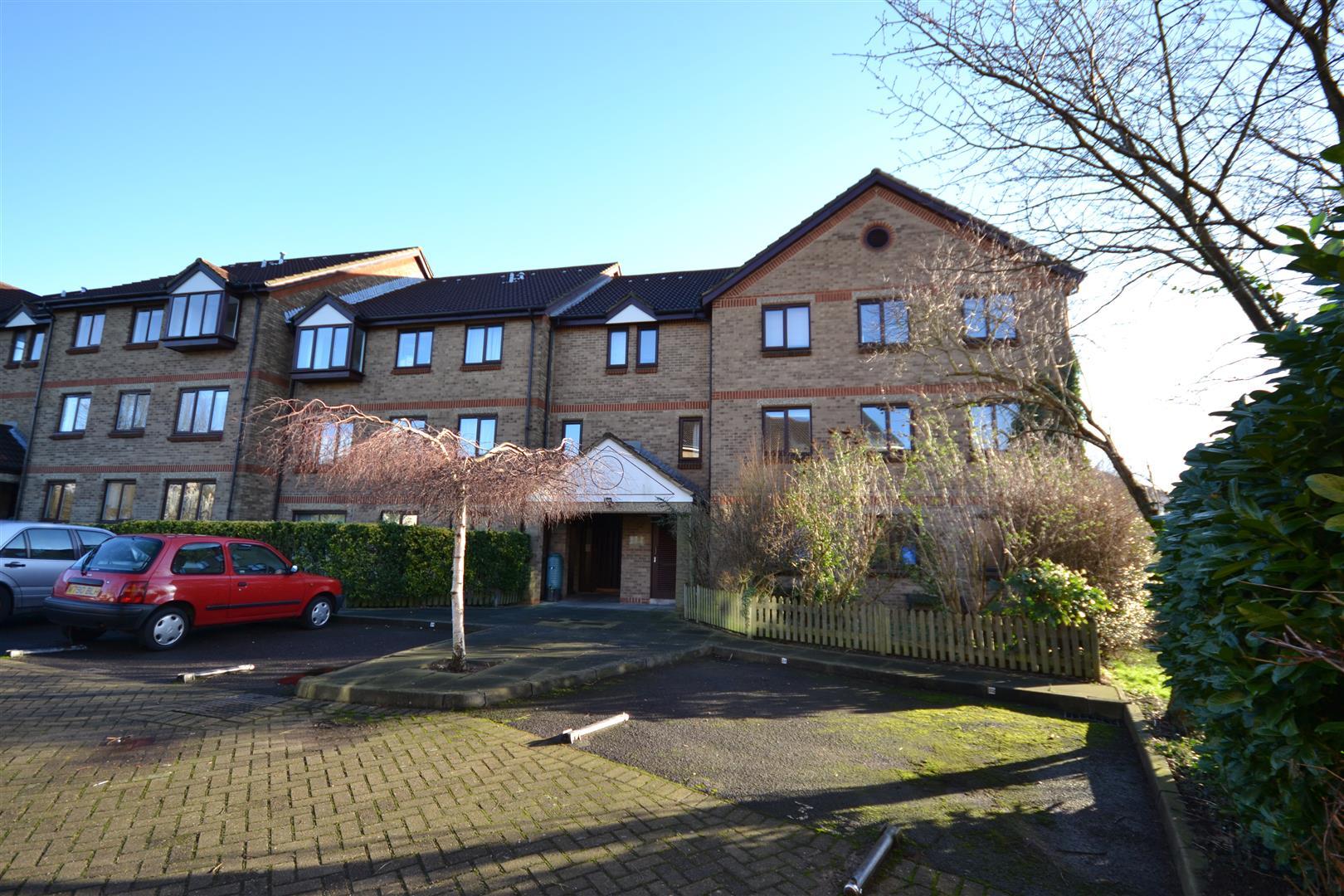 2 bedroom Apartment to rent - Martyn Gerrard