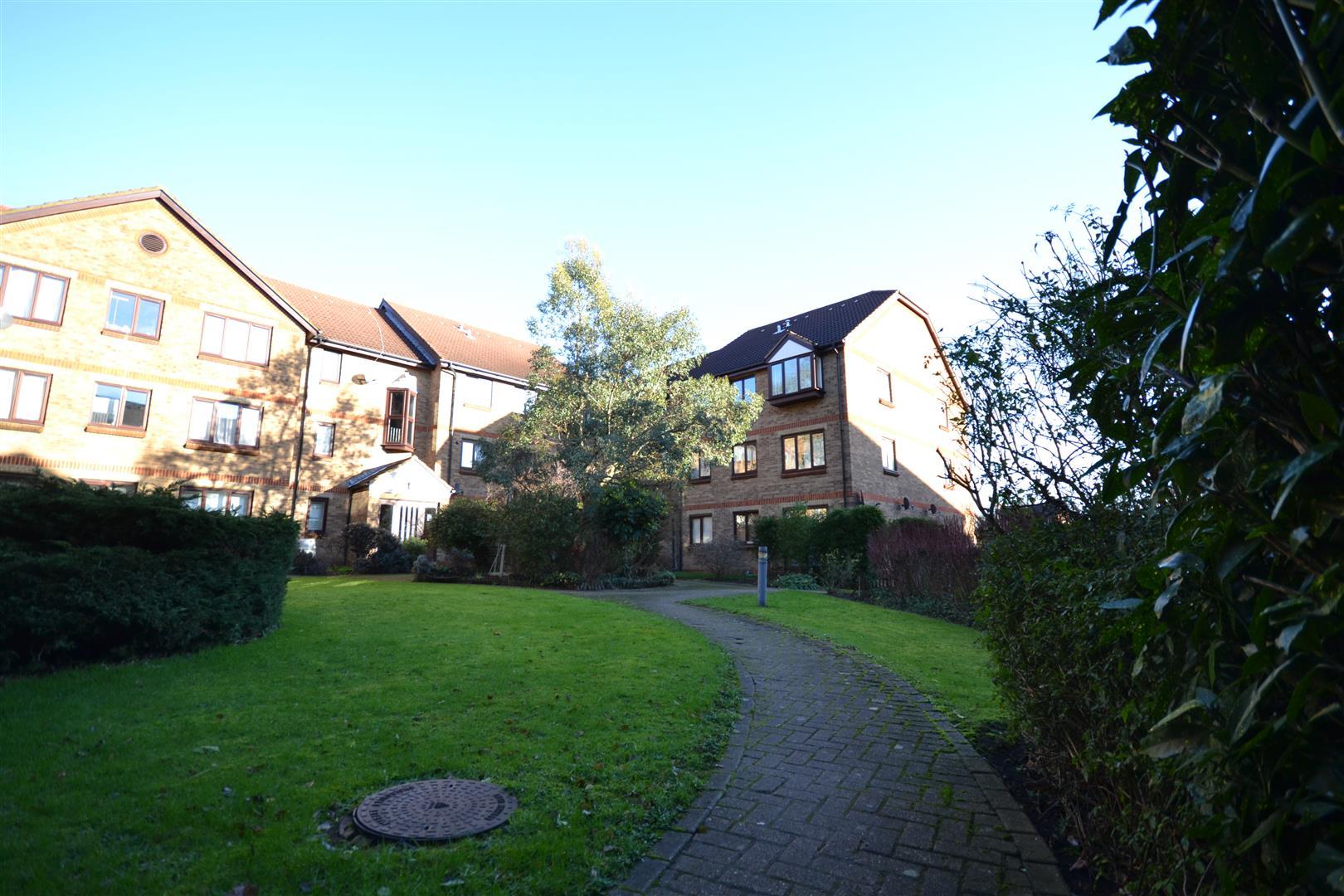 2 bedroom Apartment to rent - Martyn Gerrard