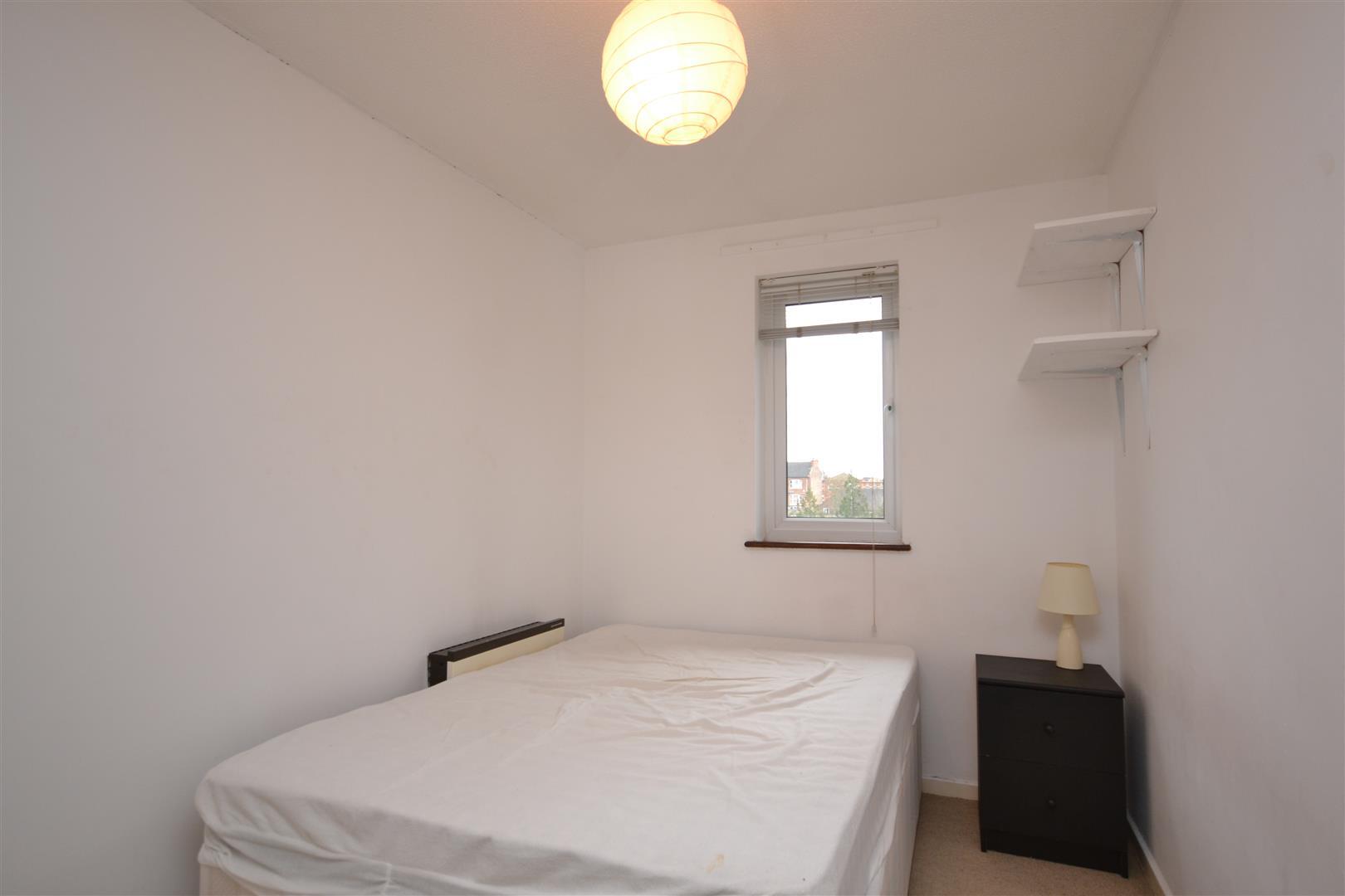2 bedroom Apartment to rent - Martyn Gerrard