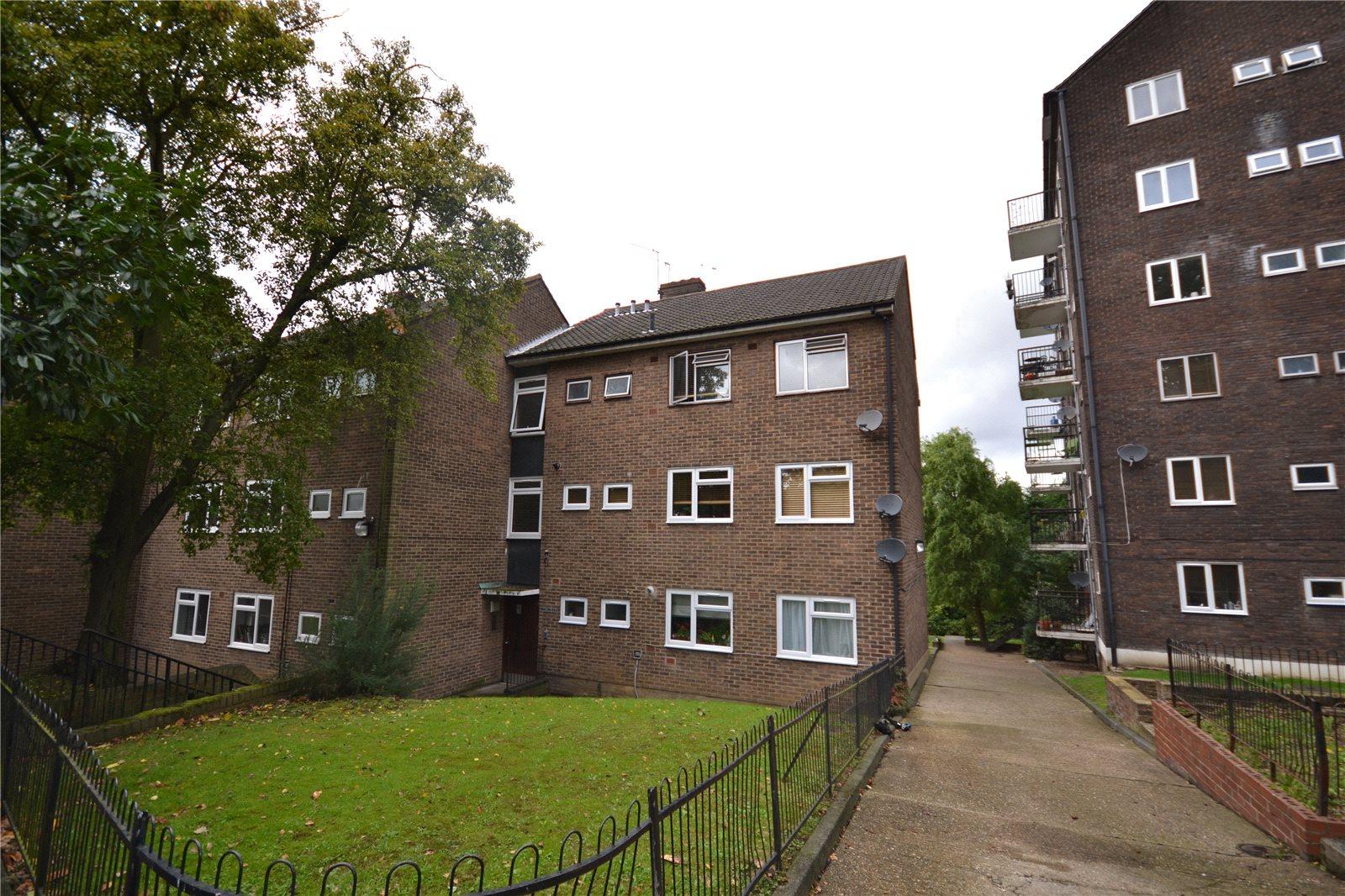 2 bedroom Apartment to rent - Martyn Gerrard