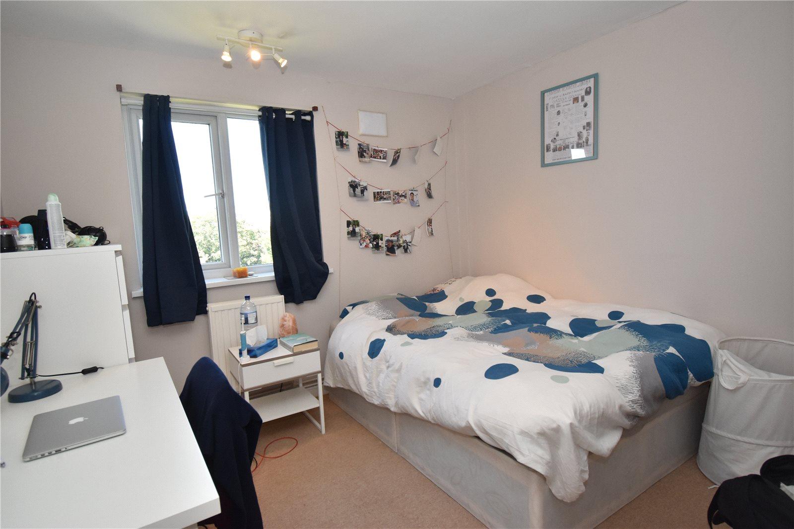 2 bedroom Apartment to rent - Martyn Gerrard