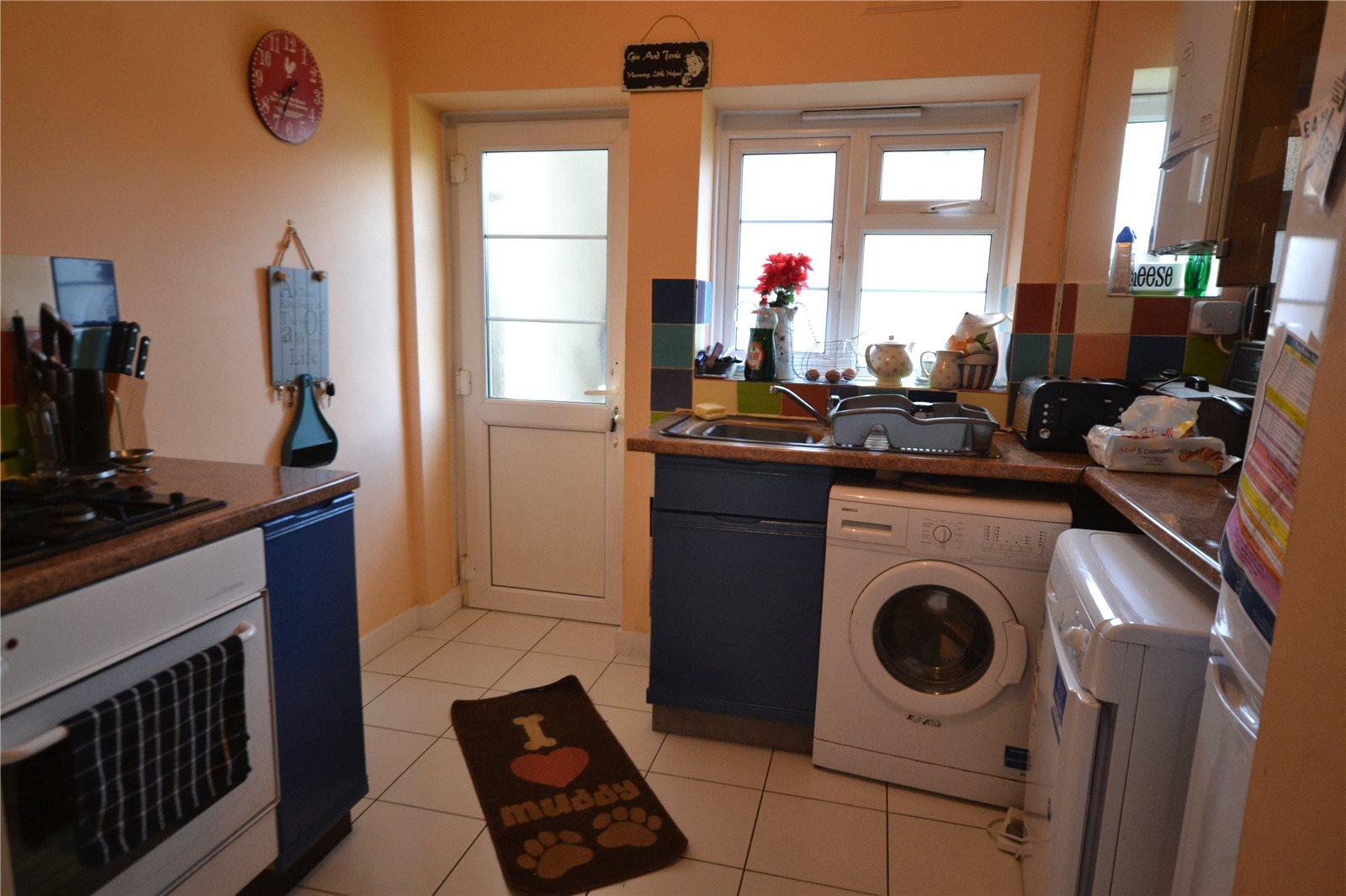 2 bedroom Ground Floor Flat to rent - Martyn Gerrard