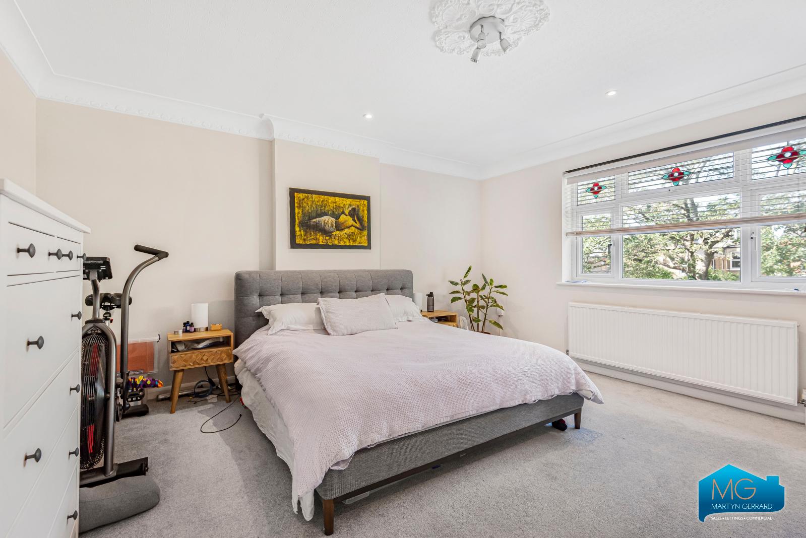 3 bedroom Semi-Detached House to rent - Martyn Gerrard