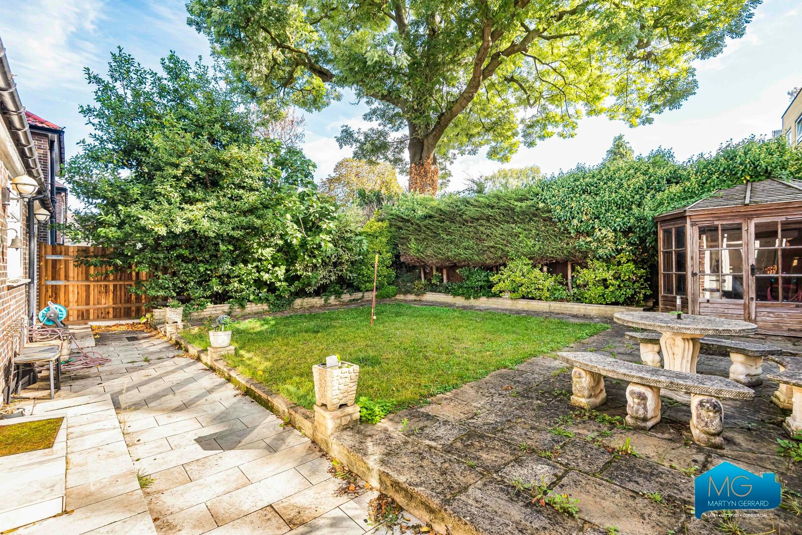 3 bedroom Semi-Detached House to rent - Martyn Gerrard