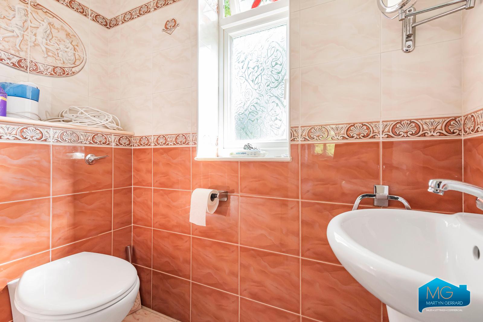 3 bedroom Semi-Detached House to rent - Martyn Gerrard
