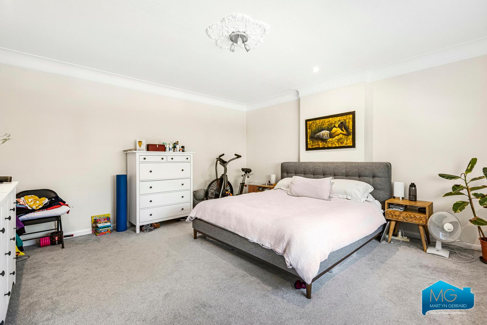 3 bedroom Semi-Detached House to rent - Martyn Gerrard