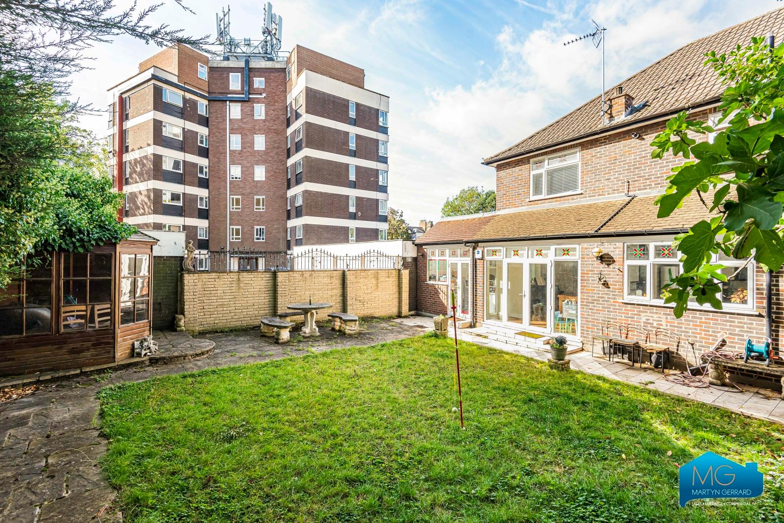 3 bedroom Semi-Detached House to rent - Martyn Gerrard