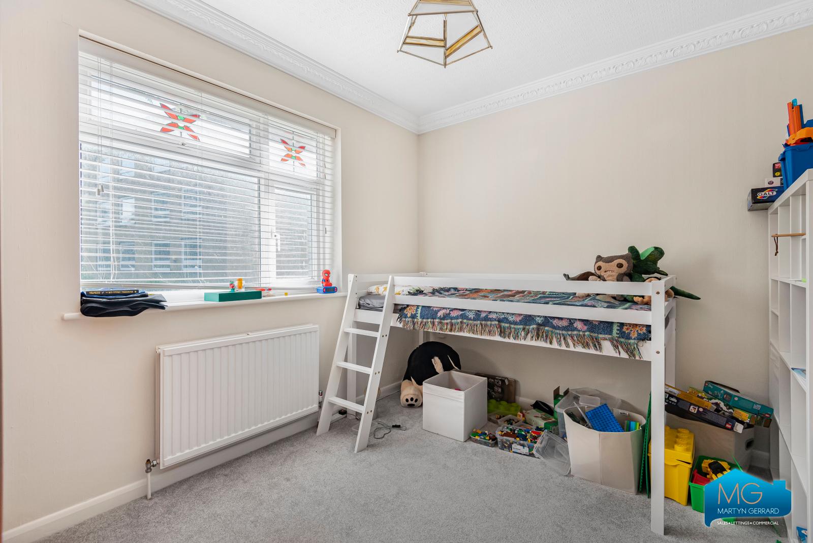 3 bedroom Semi-Detached House to rent - Martyn Gerrard