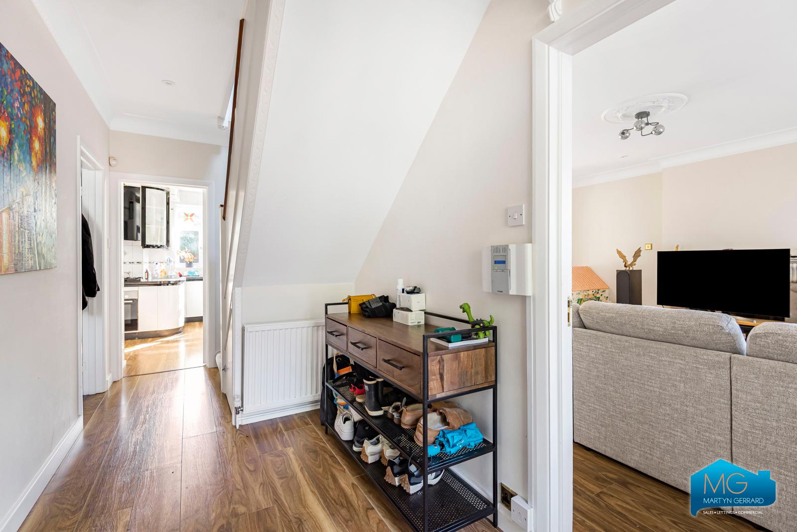 3 bedroom Semi-Detached House to rent - Martyn Gerrard