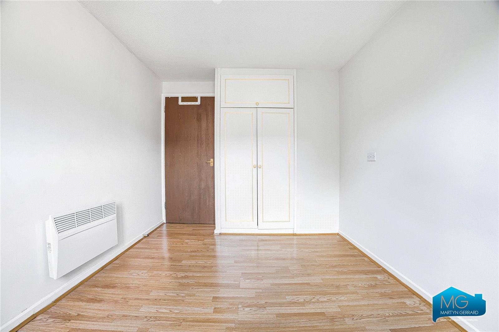 2 bedroom Apartment to rent - Martyn Gerrard