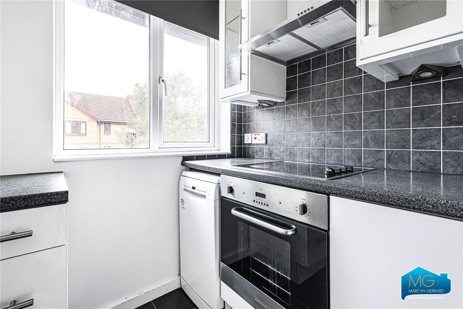 2 bedroom Apartment to rent - Martyn Gerrard