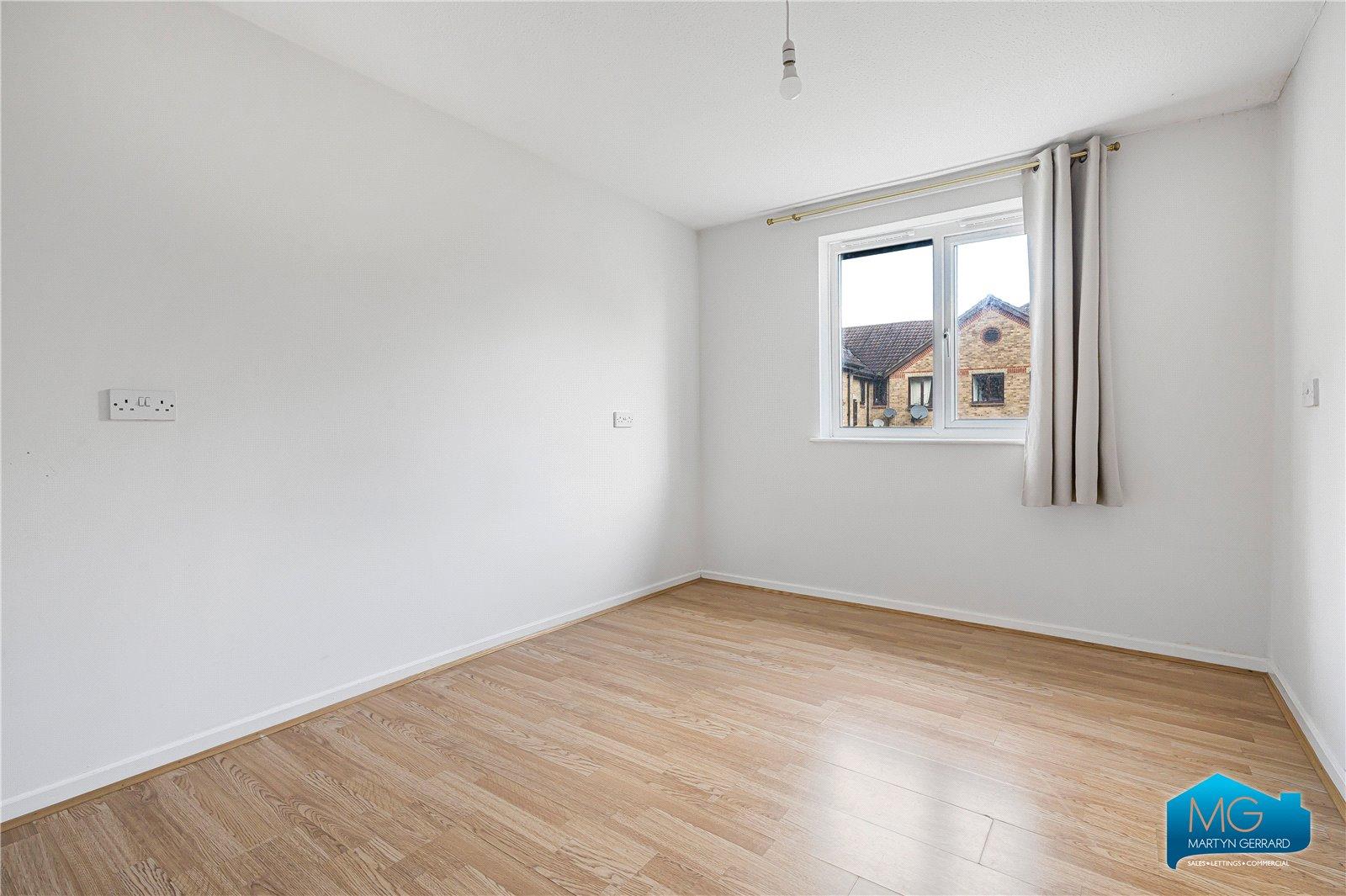 2 bedroom Apartment to rent - Martyn Gerrard