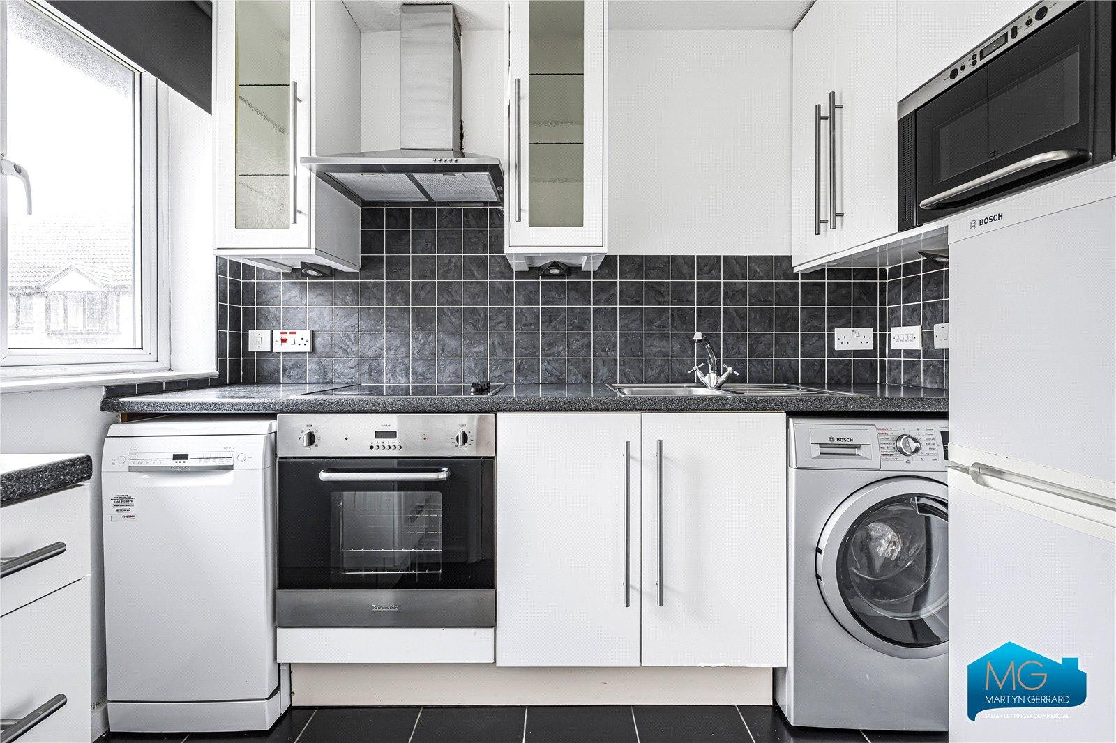 2 bedroom Apartment to rent - Martyn Gerrard