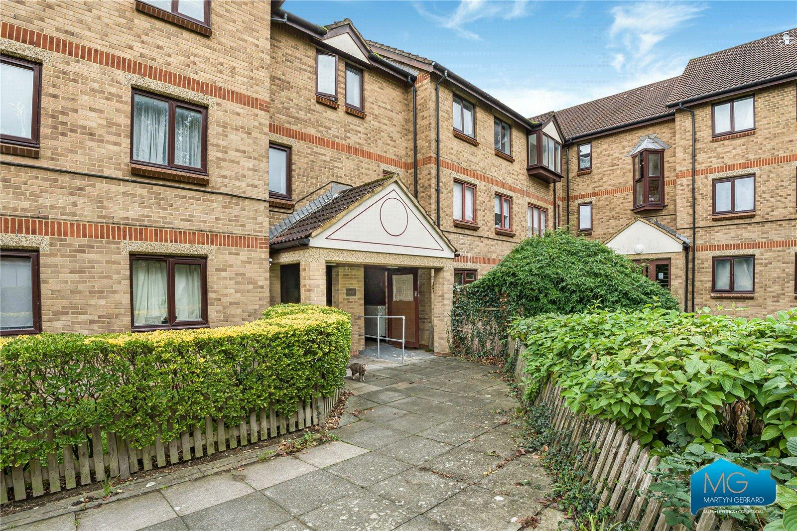 2 bedroom Apartment to rent - Martyn Gerrard