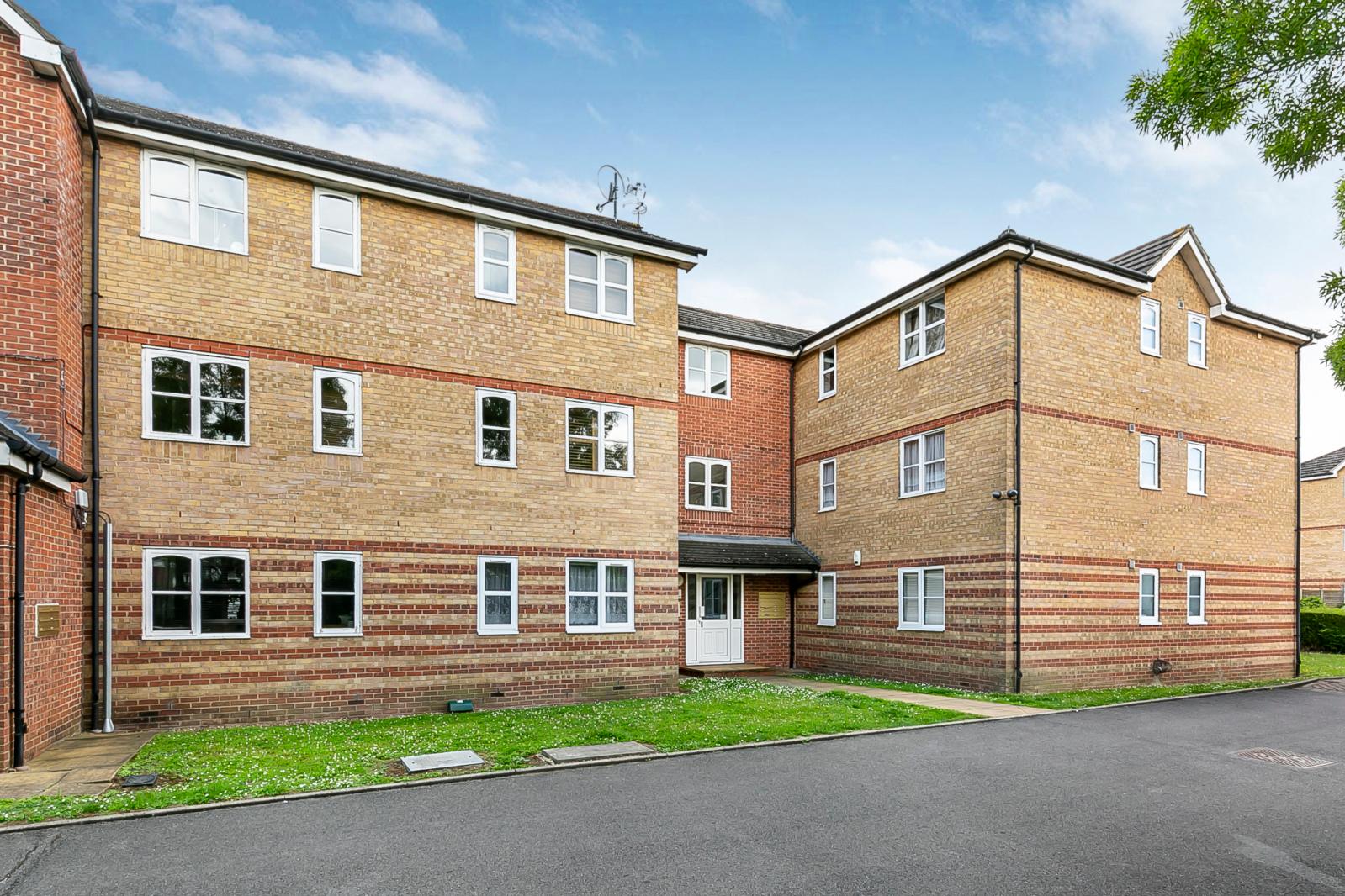1 bedroom Ground Floor Flat to rent - Martyn Gerrard