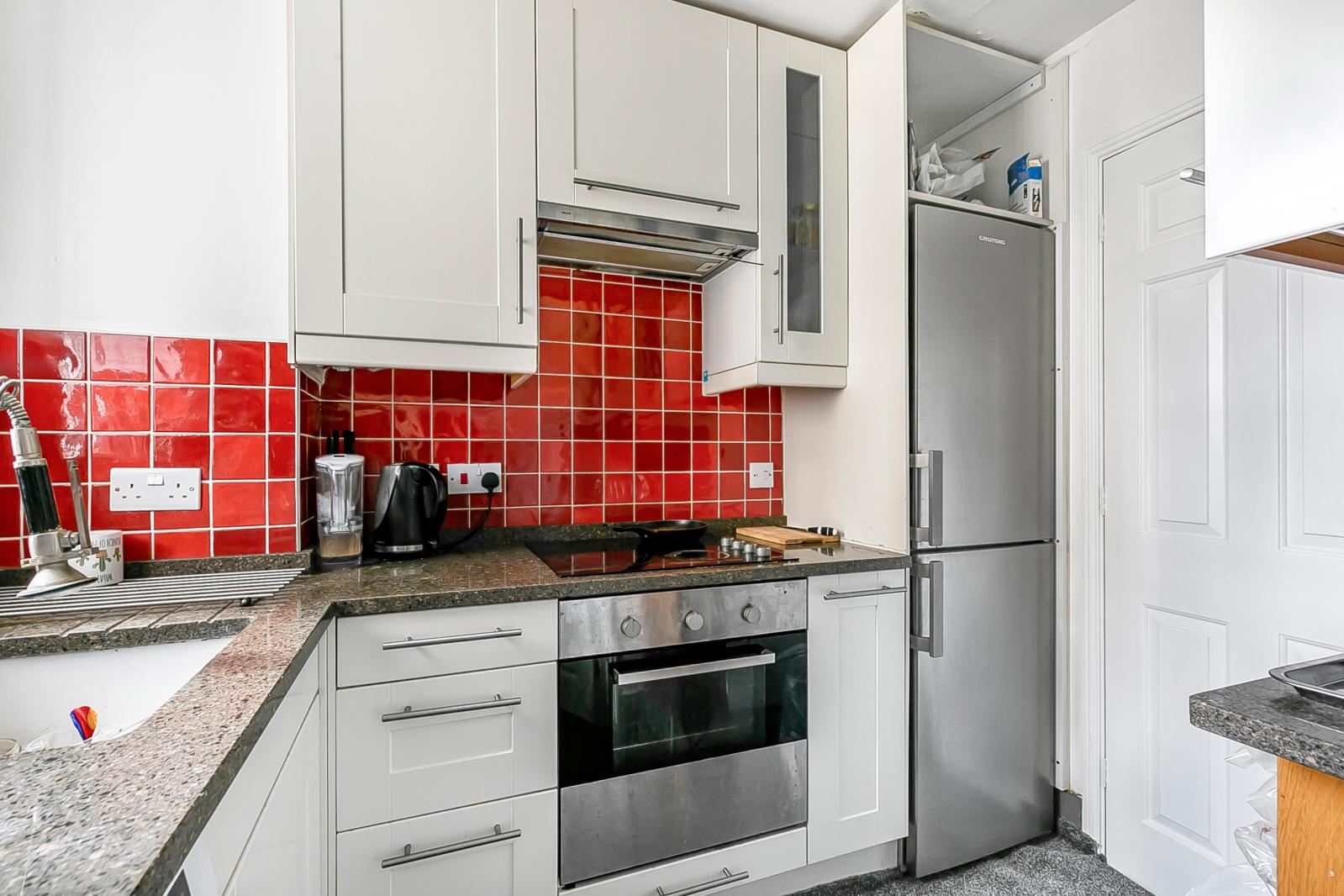 1 bedroom Ground Floor Flat to rent - Martyn Gerrard