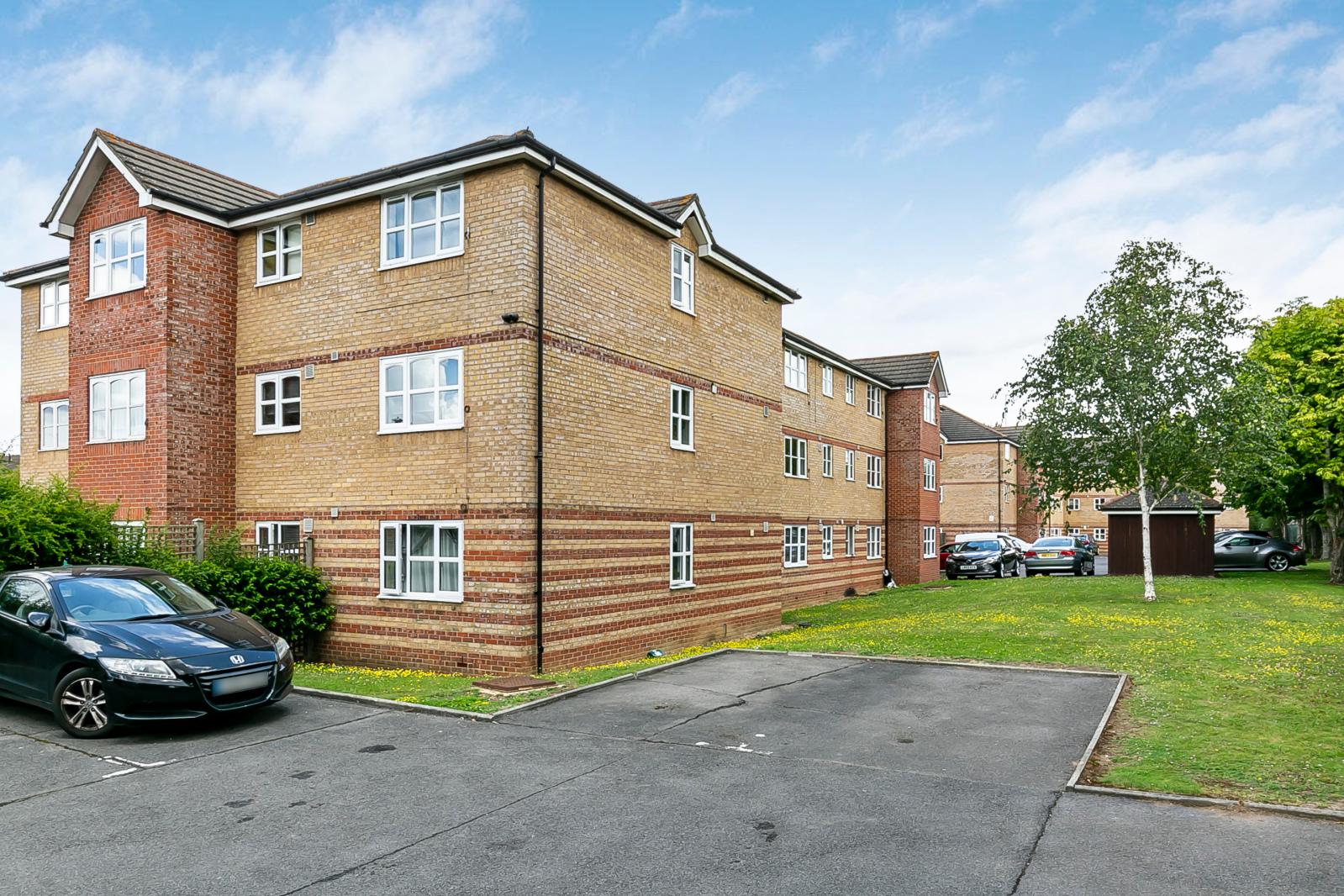1 bedroom Ground Floor Flat to rent - Martyn Gerrard