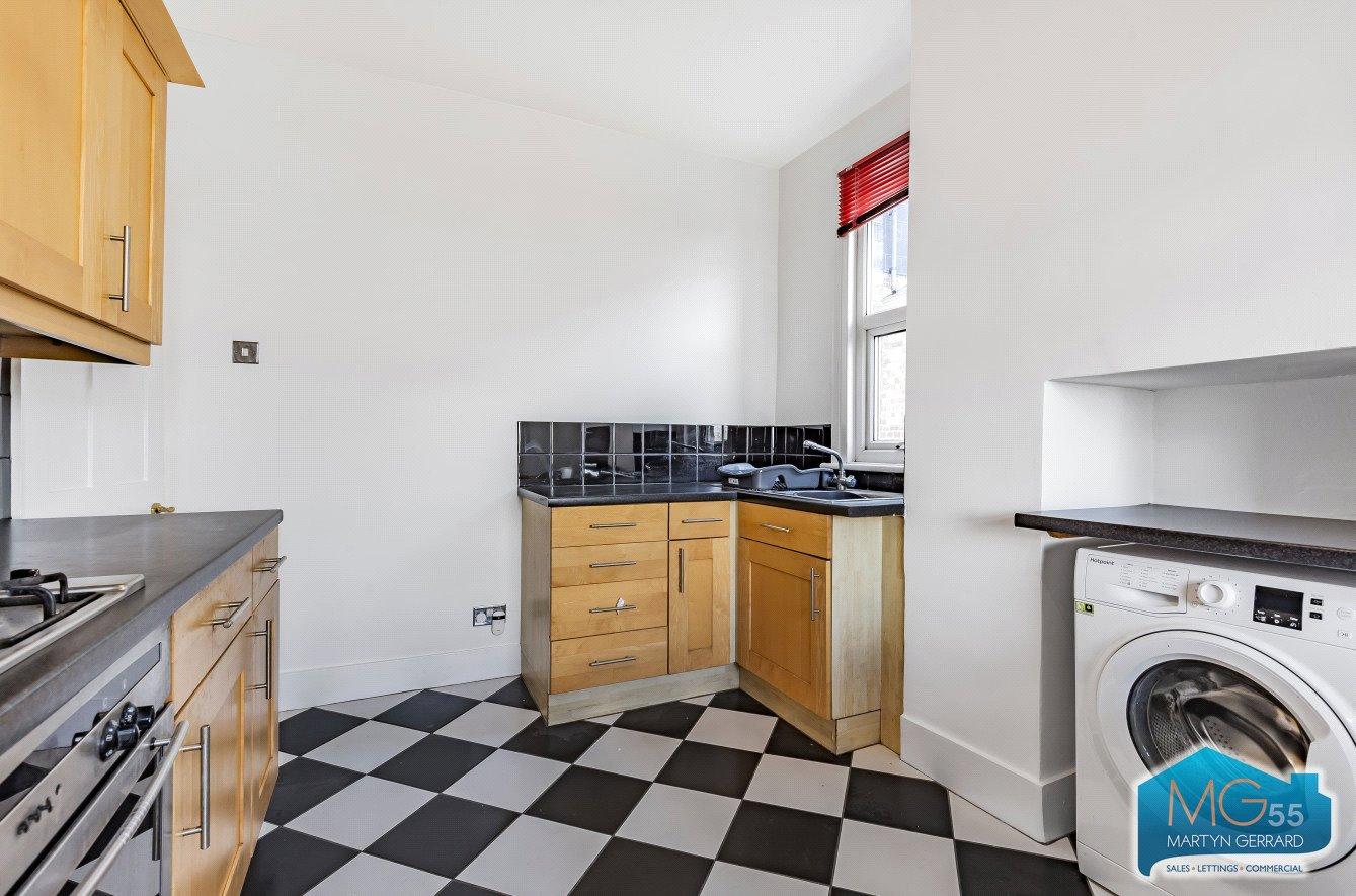 2 bedroom Maisonette to rent - Martyn Gerrard