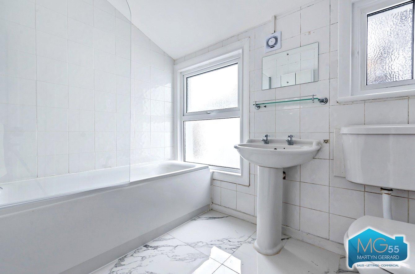 4 bedroom Terraced House to rent - Martyn Gerrard