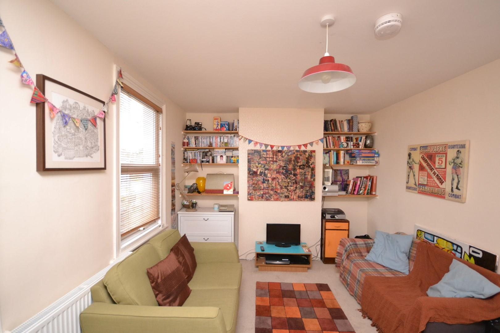 2 bedroom Apartment to rent - Martyn Gerrard