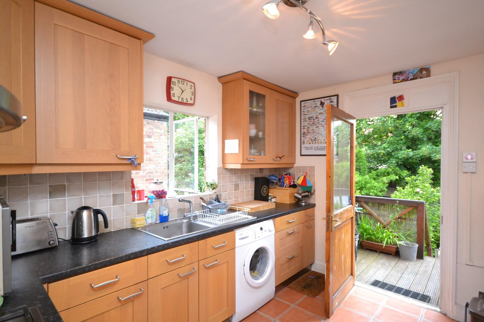 2 bedroom Apartment to rent - Martyn Gerrard