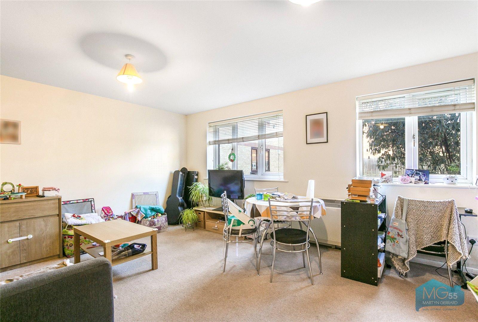2 bedroom Ground Floor Flat to rent - Martyn Gerrard
