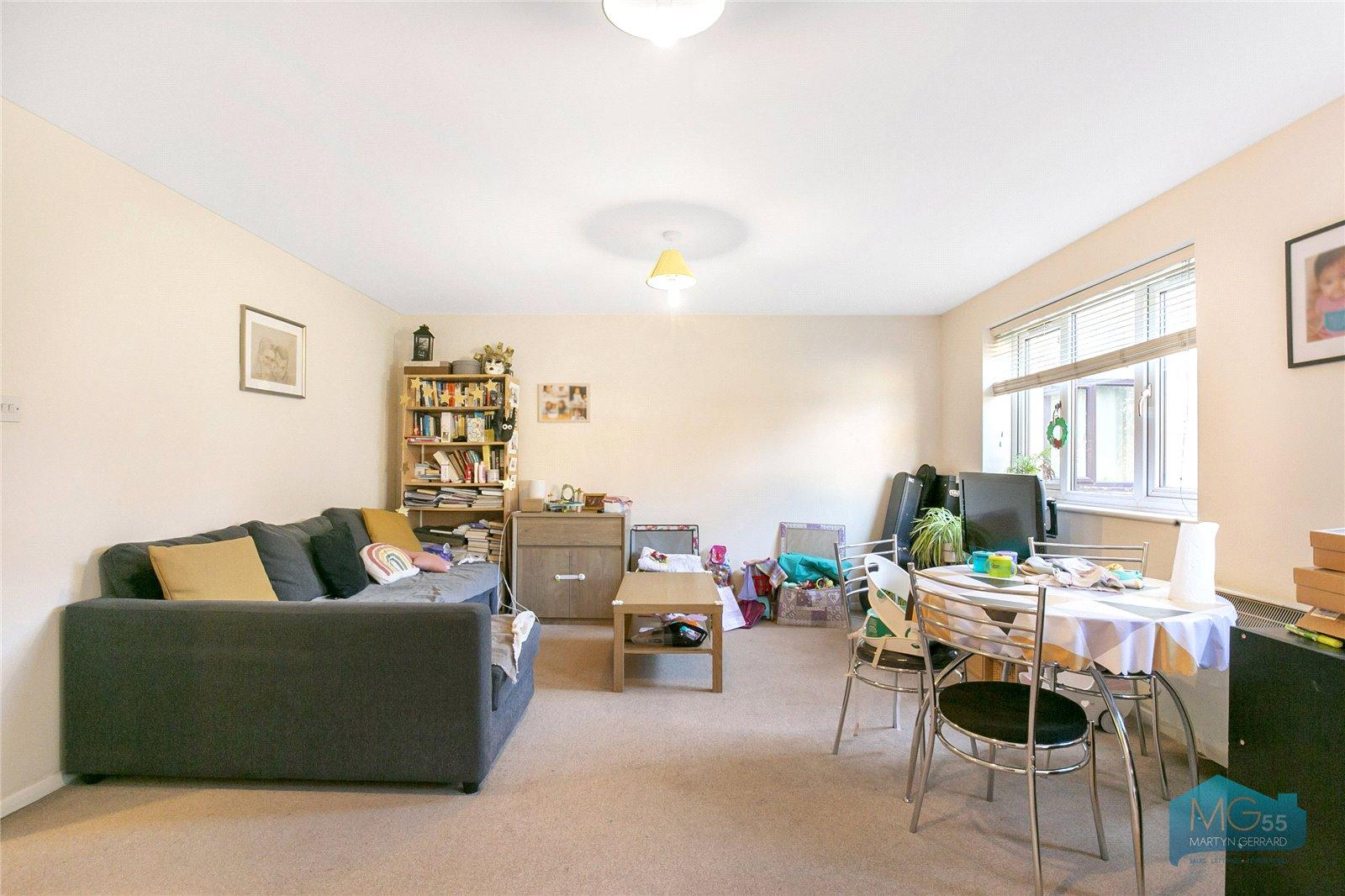2 bedroom Ground Floor Flat to rent - Martyn Gerrard