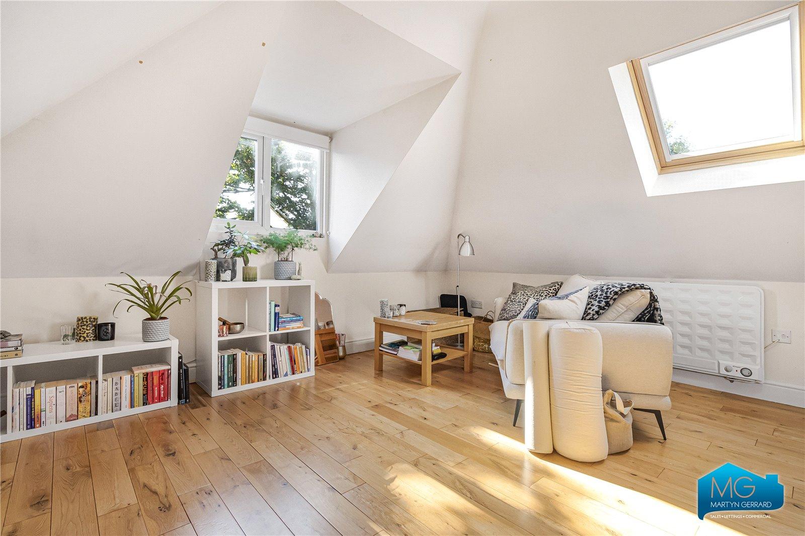 Lorraine Court, Park Gate, East Finchley, London, N2+ - Martyn Gerrard
