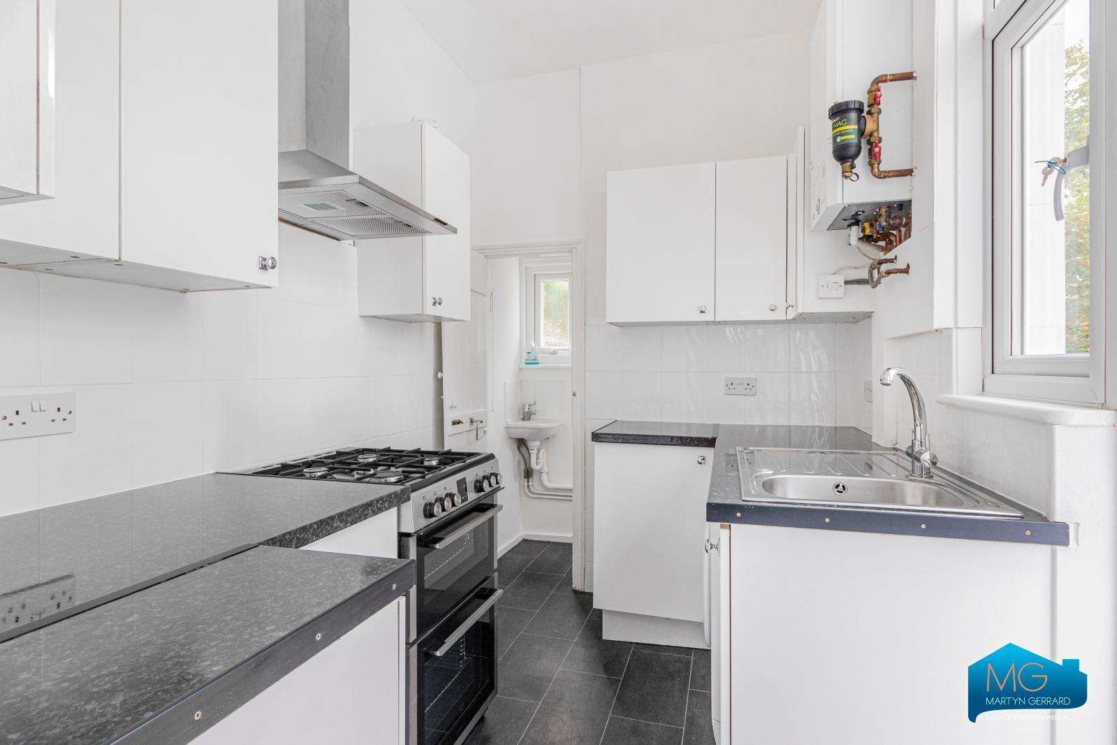 4 bedroom Terraced House to rent - Martyn Gerrard