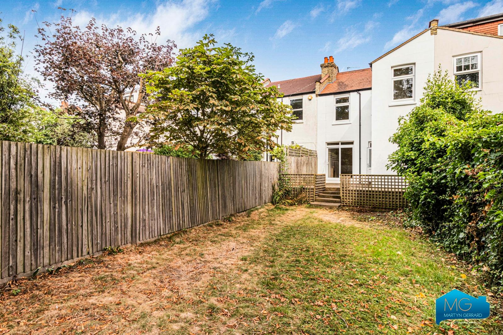 4 bedroom Terraced House to rent - Martyn Gerrard