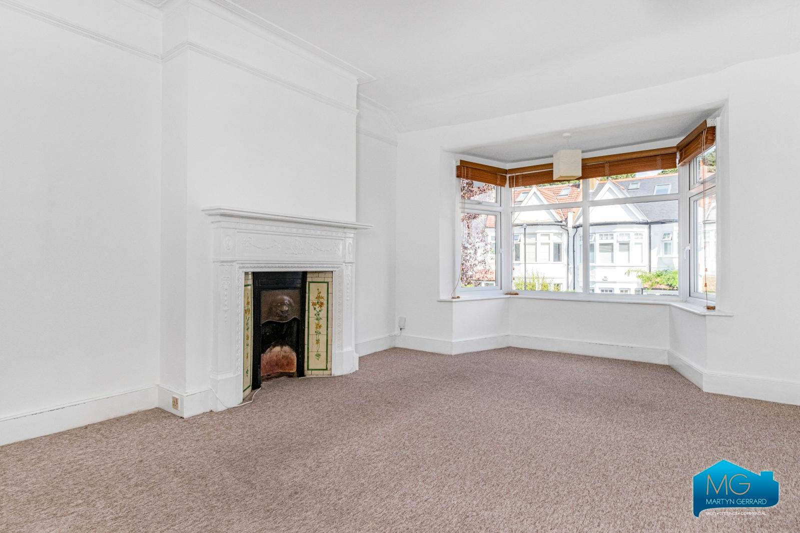 4 bedroom Terraced House to rent - Martyn Gerrard