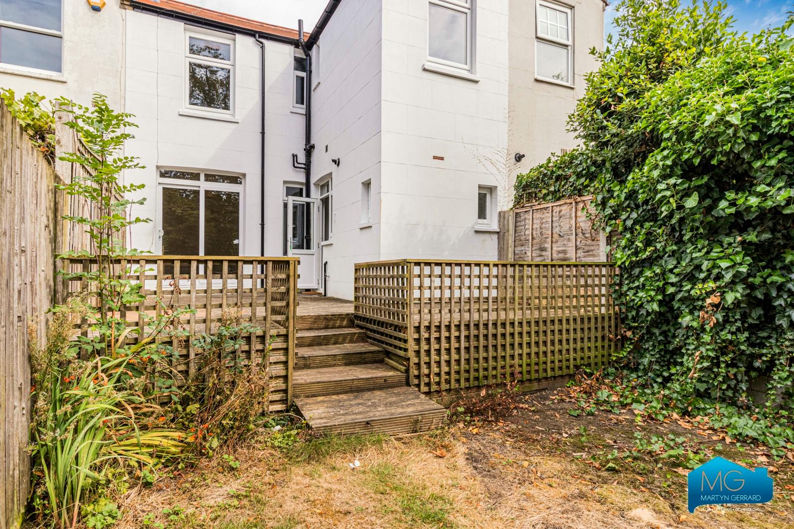 4 bedroom Terraced House to rent - Martyn Gerrard