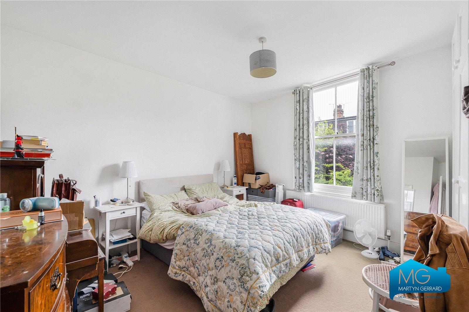 2 bedroom Apartment to rent - Martyn Gerrard
