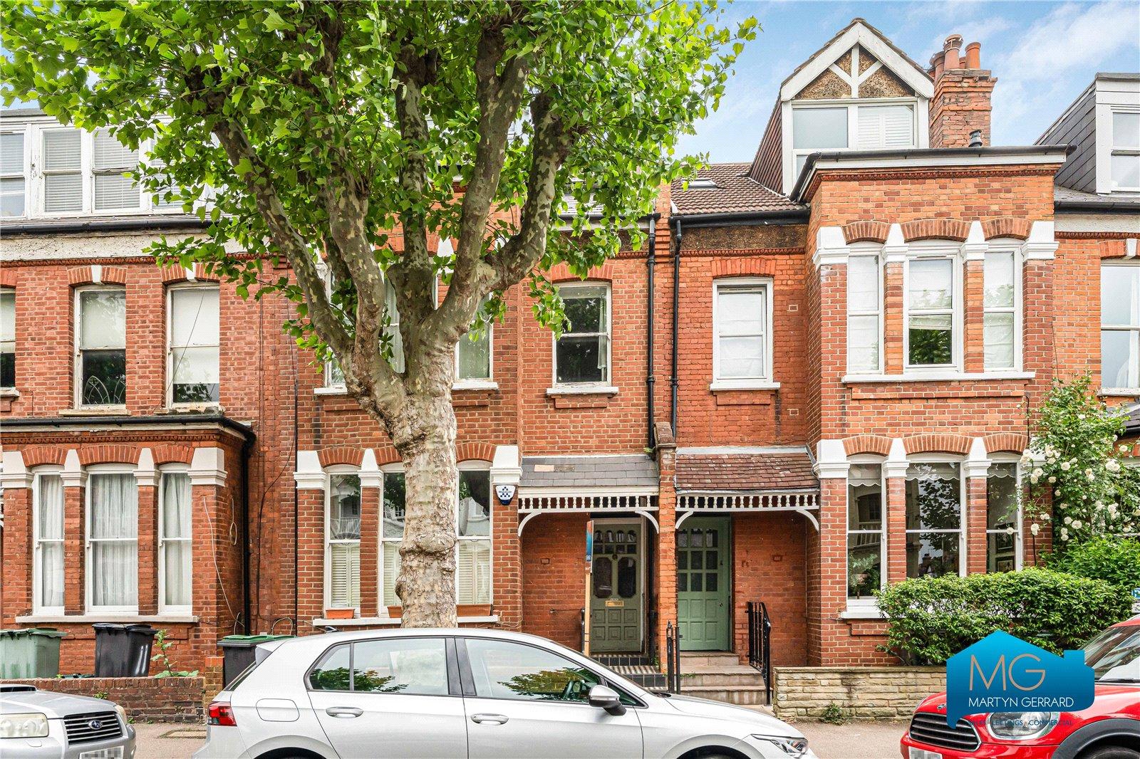 2 bedroom Apartment to rent - Martyn Gerrard