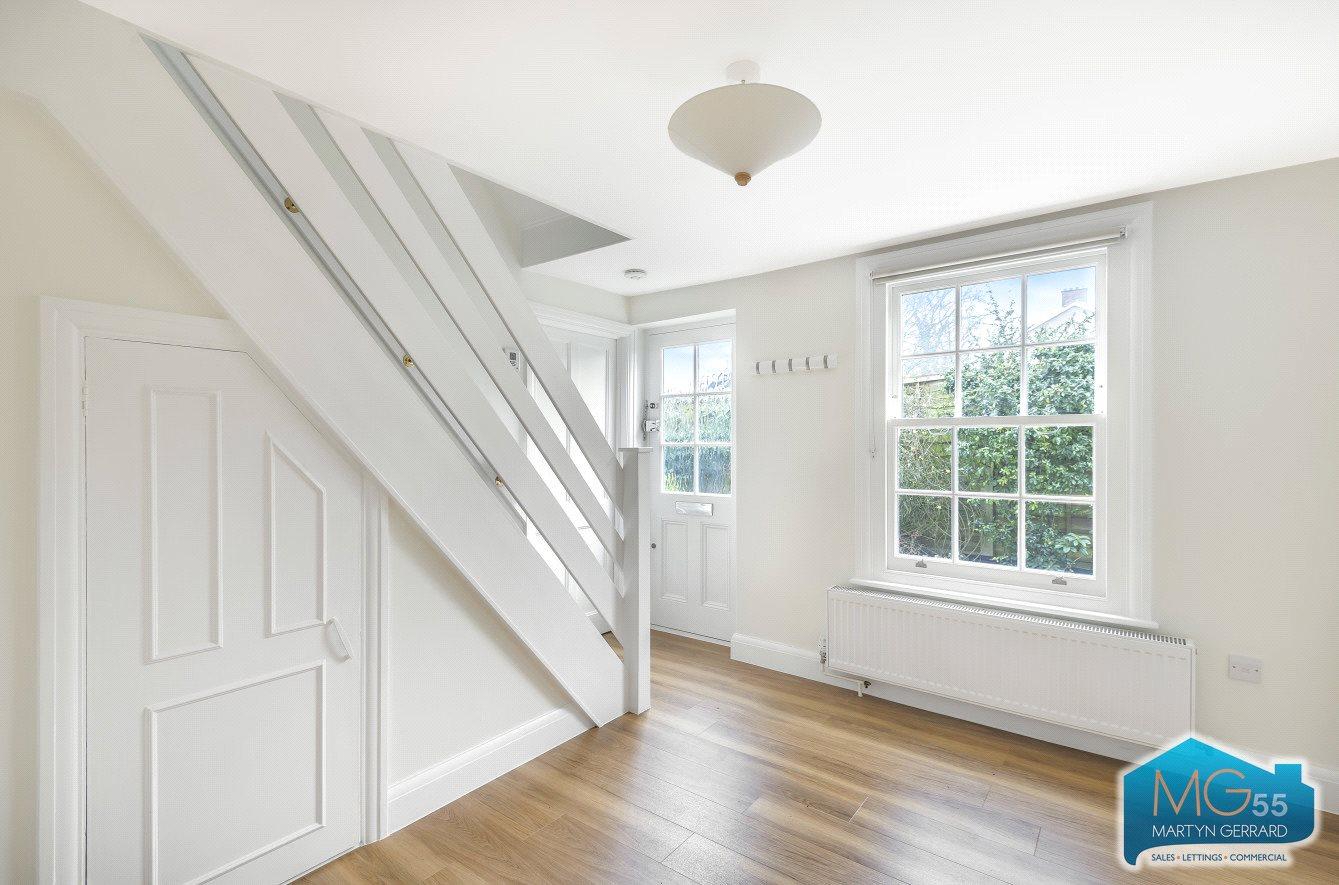 2 bedroom House to rent - Martyn Gerrard