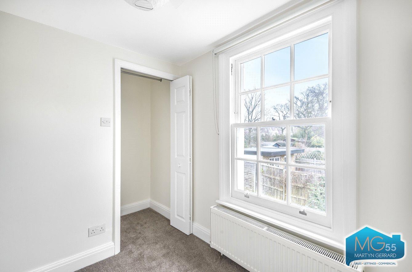 2 bedroom House to rent - Martyn Gerrard