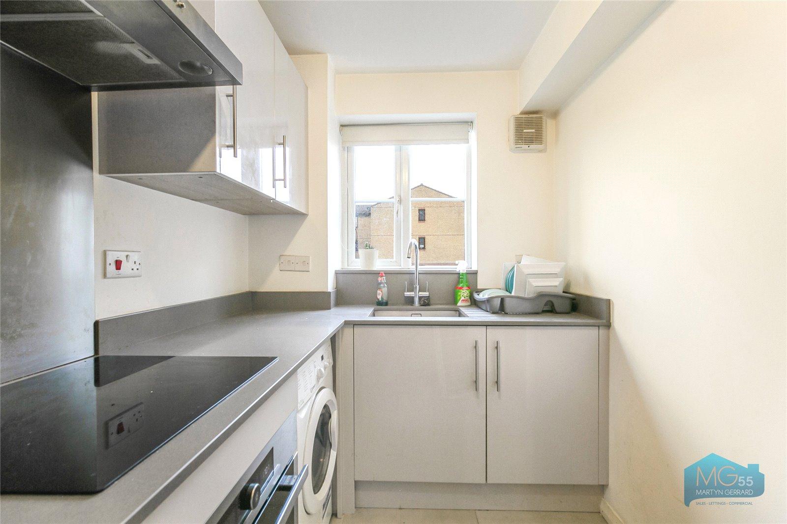 1 bedroom Ground Floor Flat to rent - Martyn Gerrard