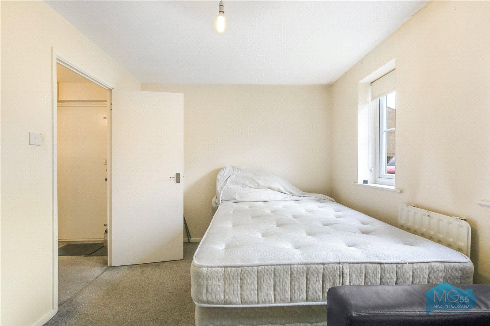 1 bedroom Ground Floor Flat to rent - Martyn Gerrard