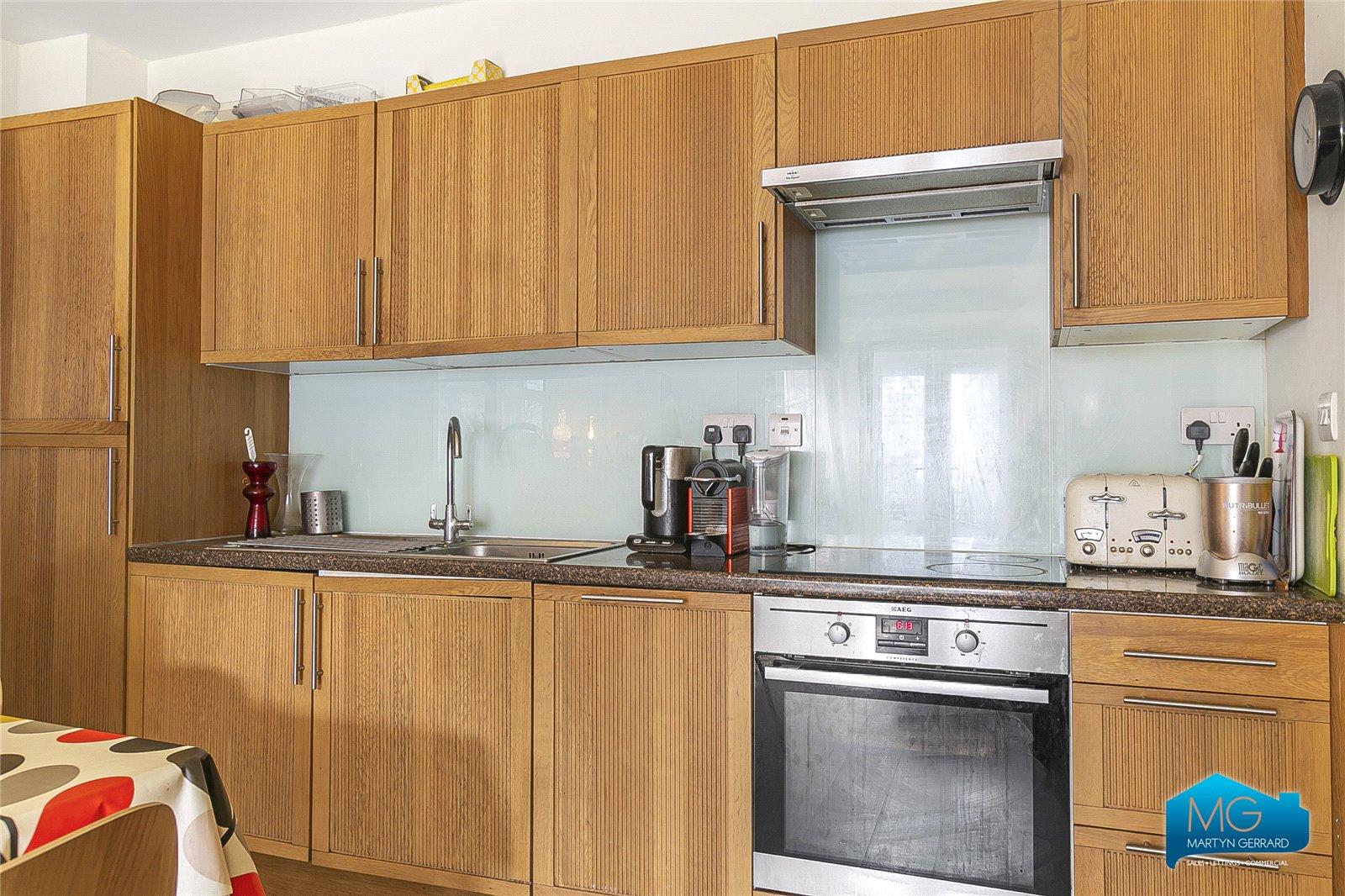 2 bedroom Terraced House to rent - Martyn Gerrard