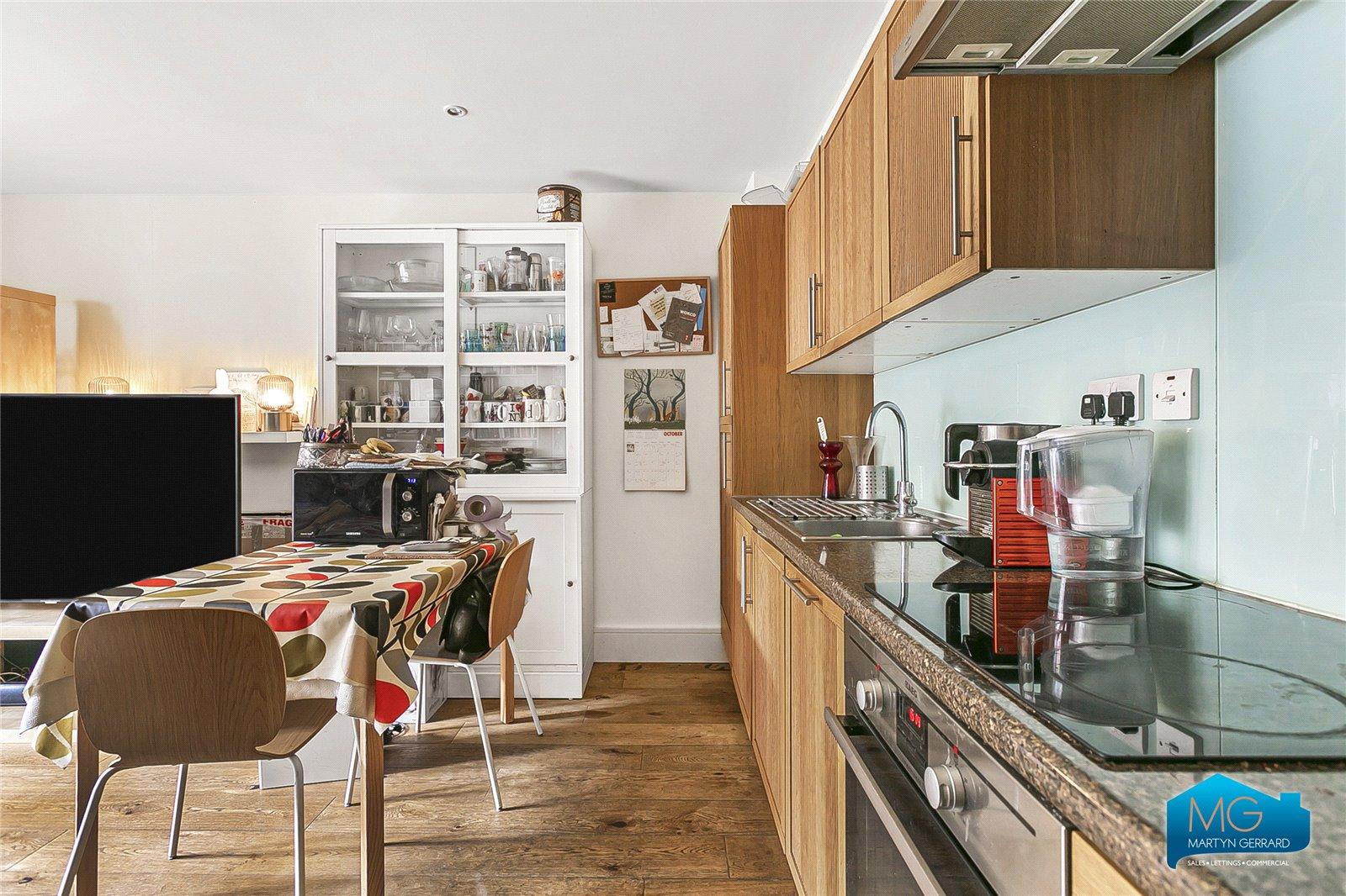 2 bedroom Terraced House to rent - Martyn Gerrard