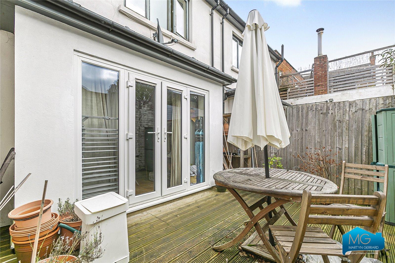 2 bedroom Terraced House to rent - Martyn Gerrard