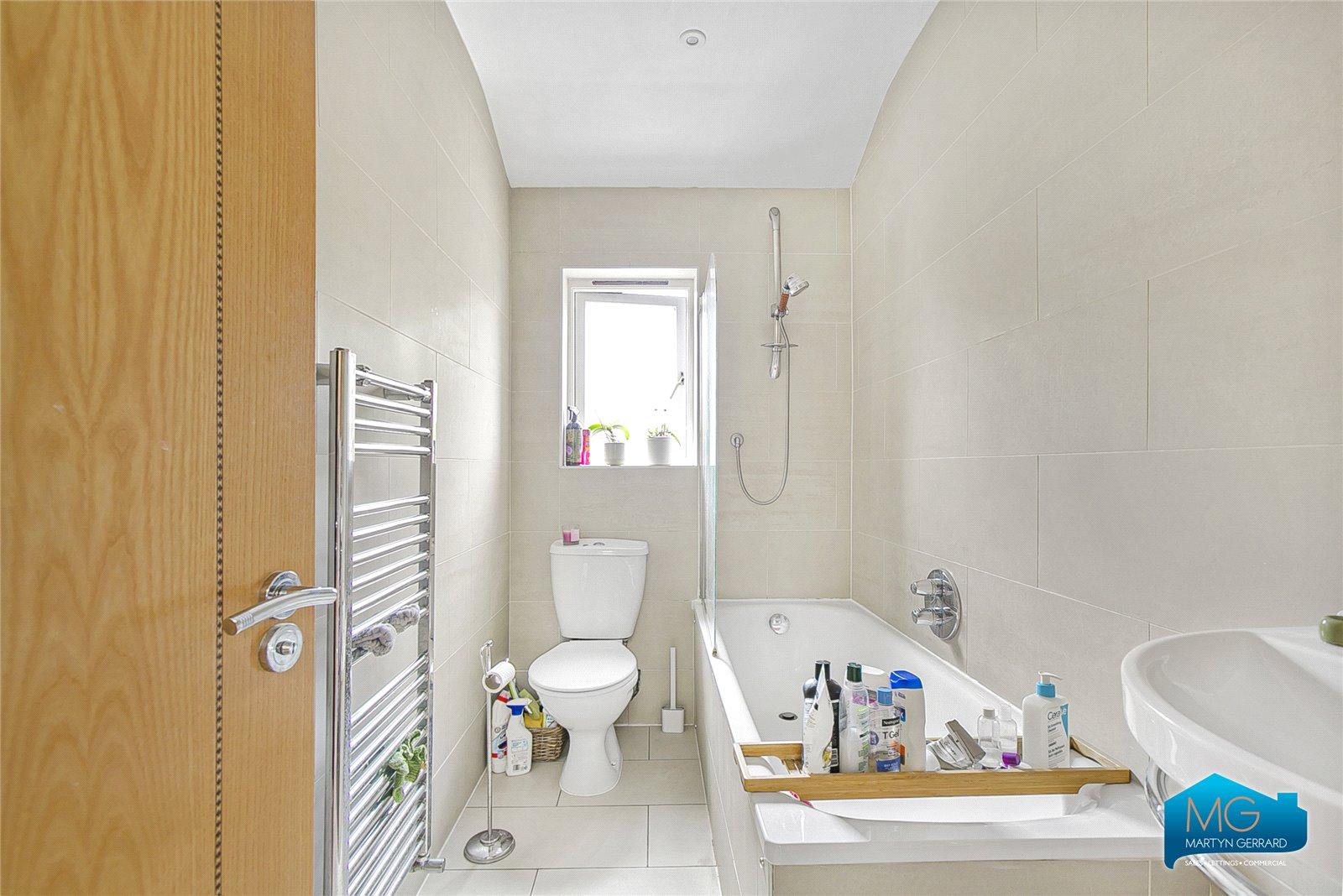 2 bedroom Terraced House to rent - Martyn Gerrard