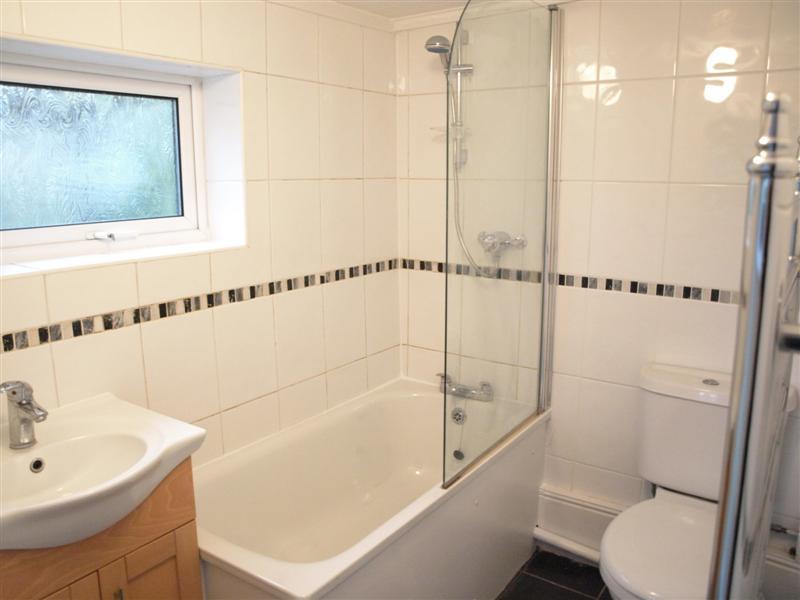 2 bedroom Ground Floor Flat to rent - Martyn Gerrard