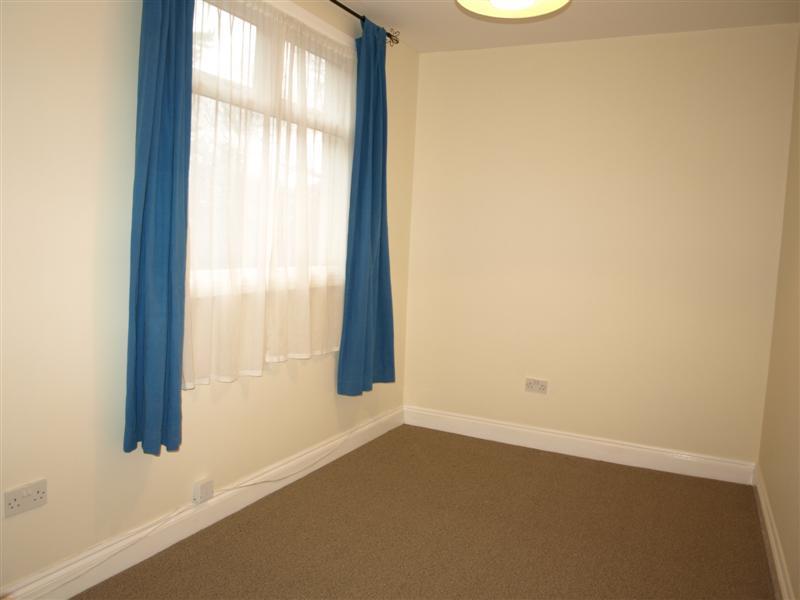 2 bedroom Ground Floor Flat to rent - Martyn Gerrard