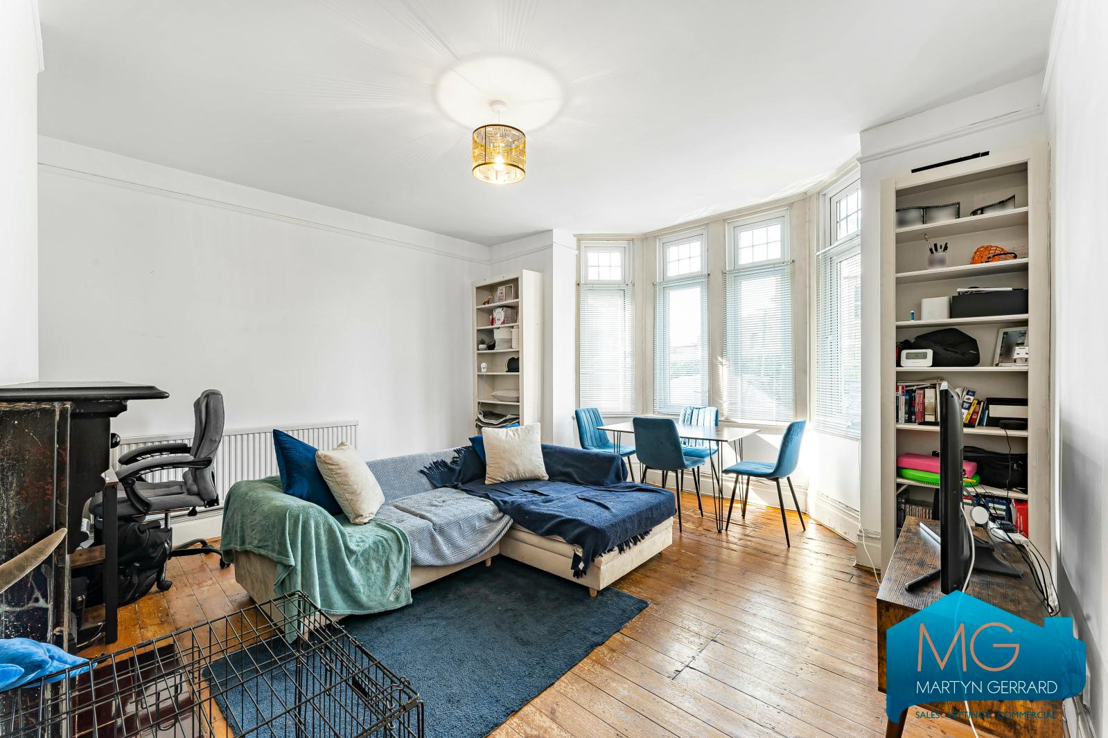 2 bedroom Ground Floor Flat to rent - Martyn Gerrard