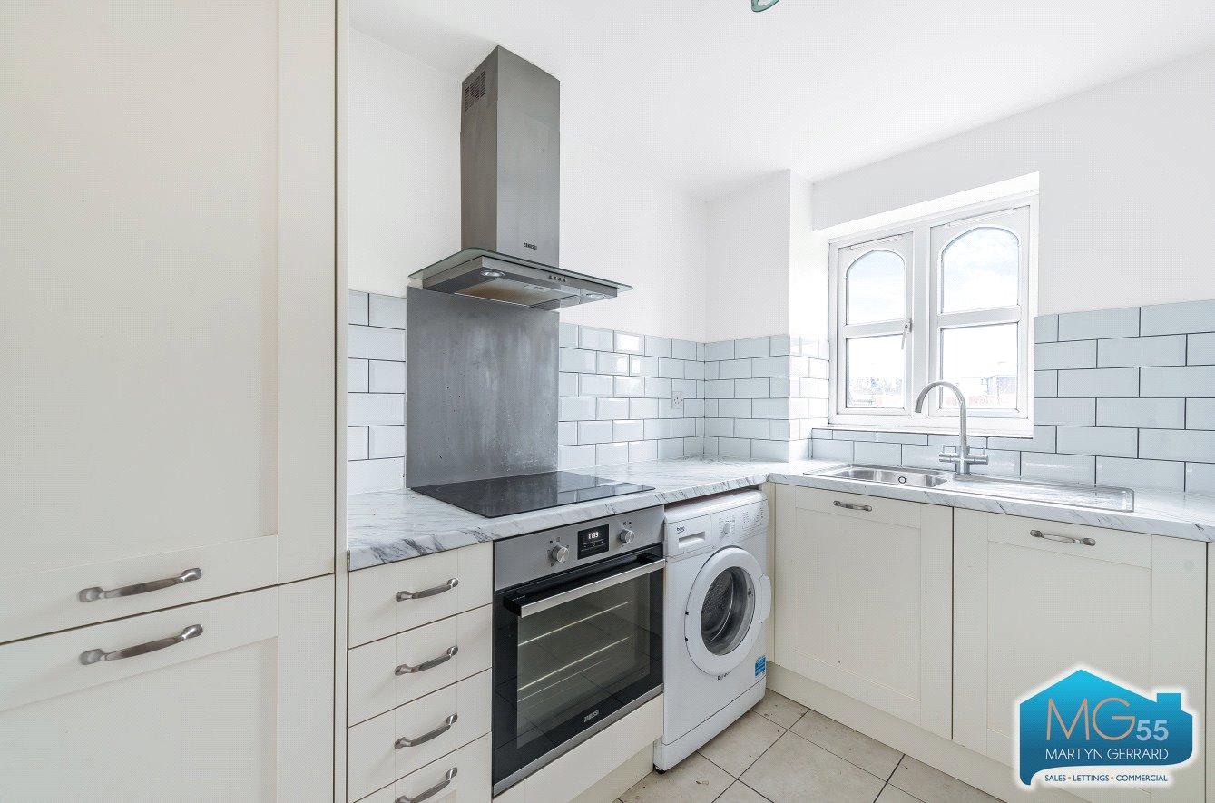 2 bedroom Apartment to rent - Martyn Gerrard